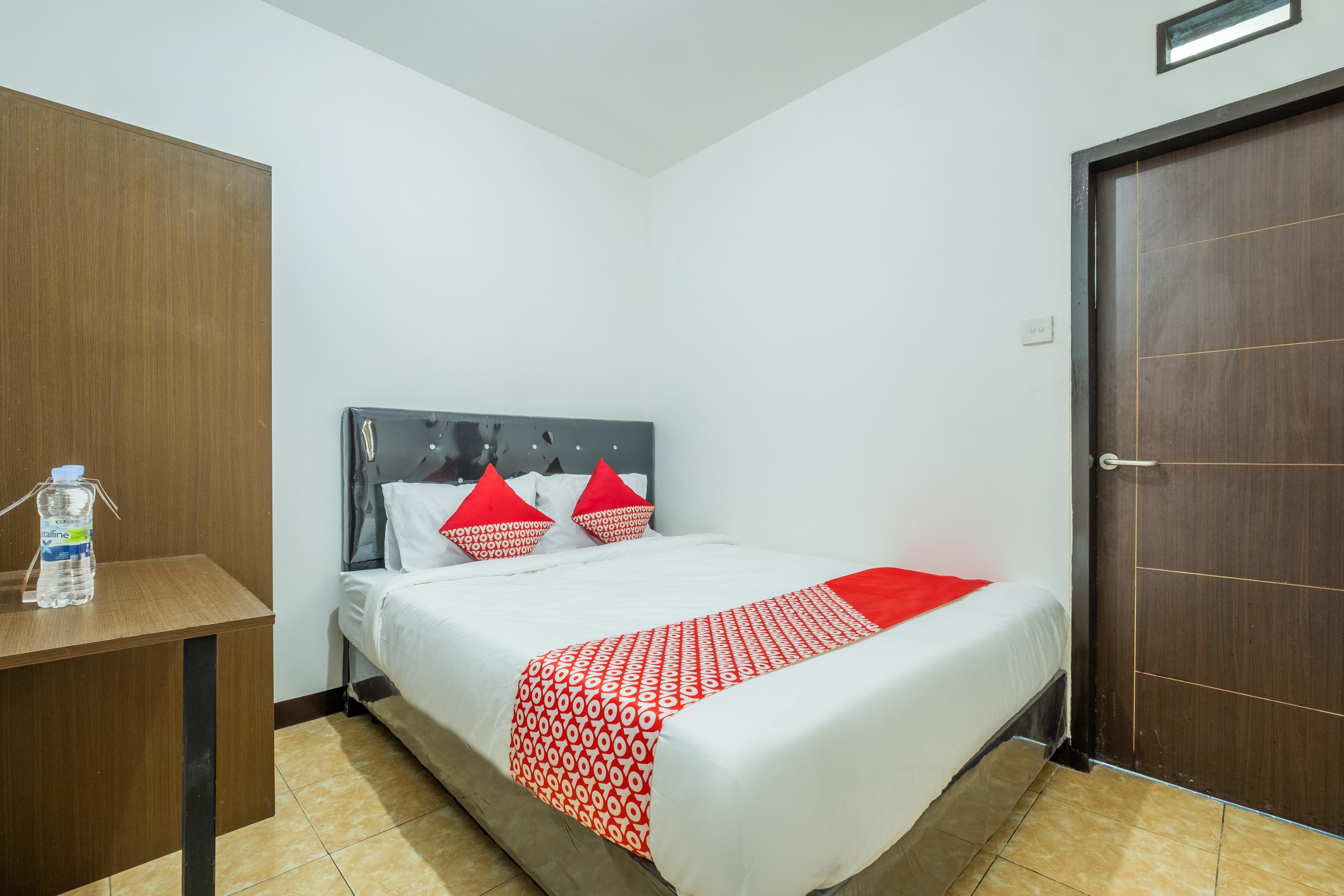 Oyo 1460 Anyelir Residence Чиребон Екстер'єр фото