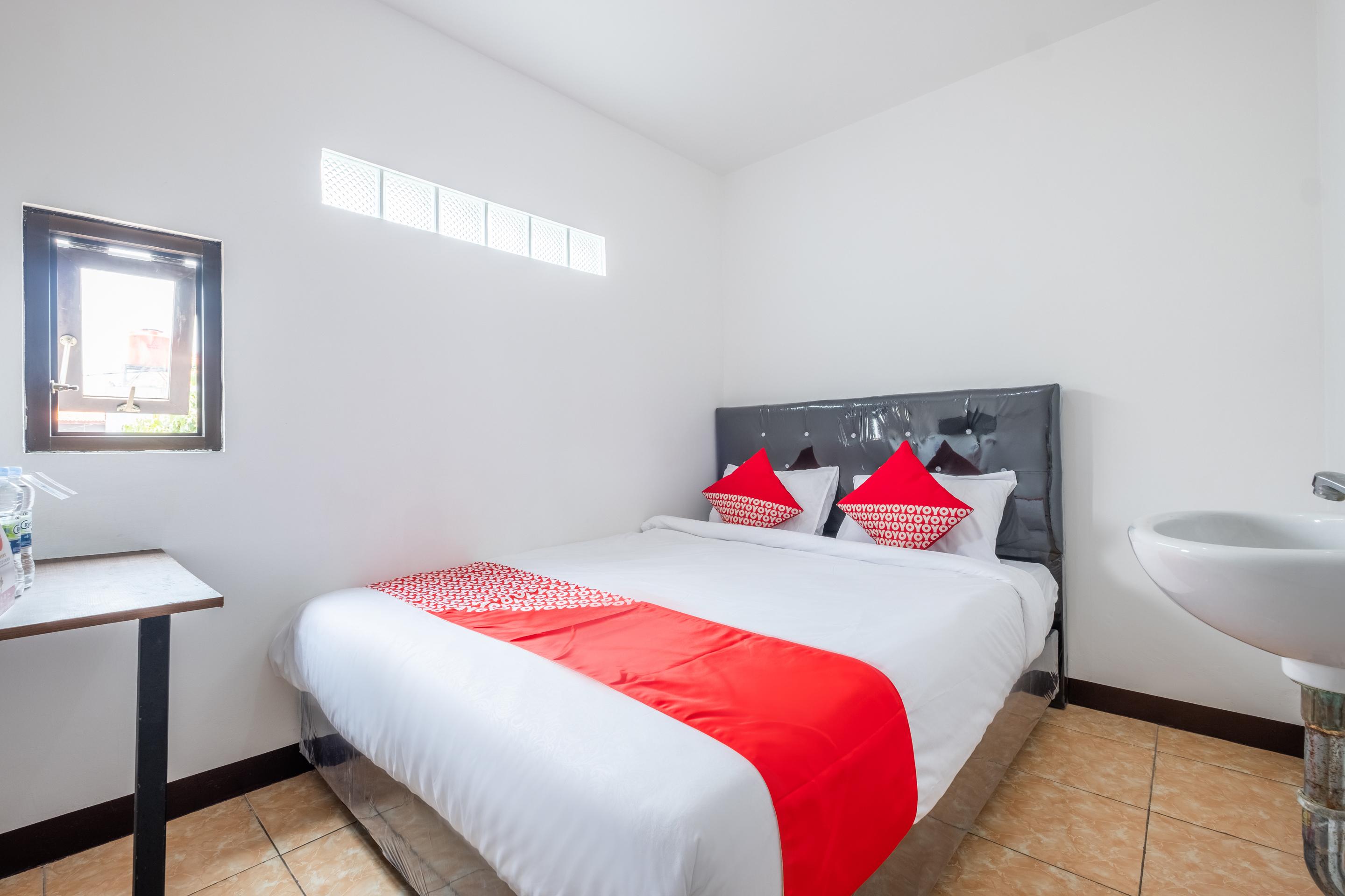 Oyo 1460 Anyelir Residence Чиребон Екстер'єр фото
