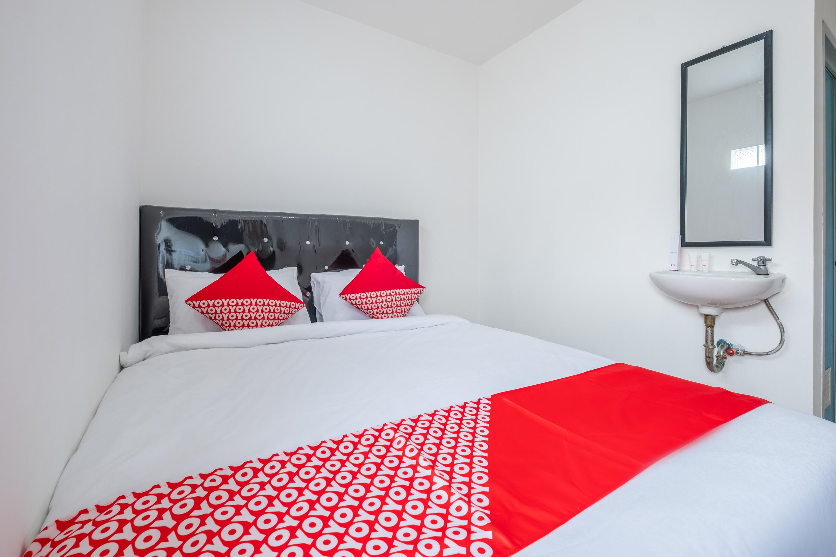 Oyo 1460 Anyelir Residence Чиребон Екстер'єр фото