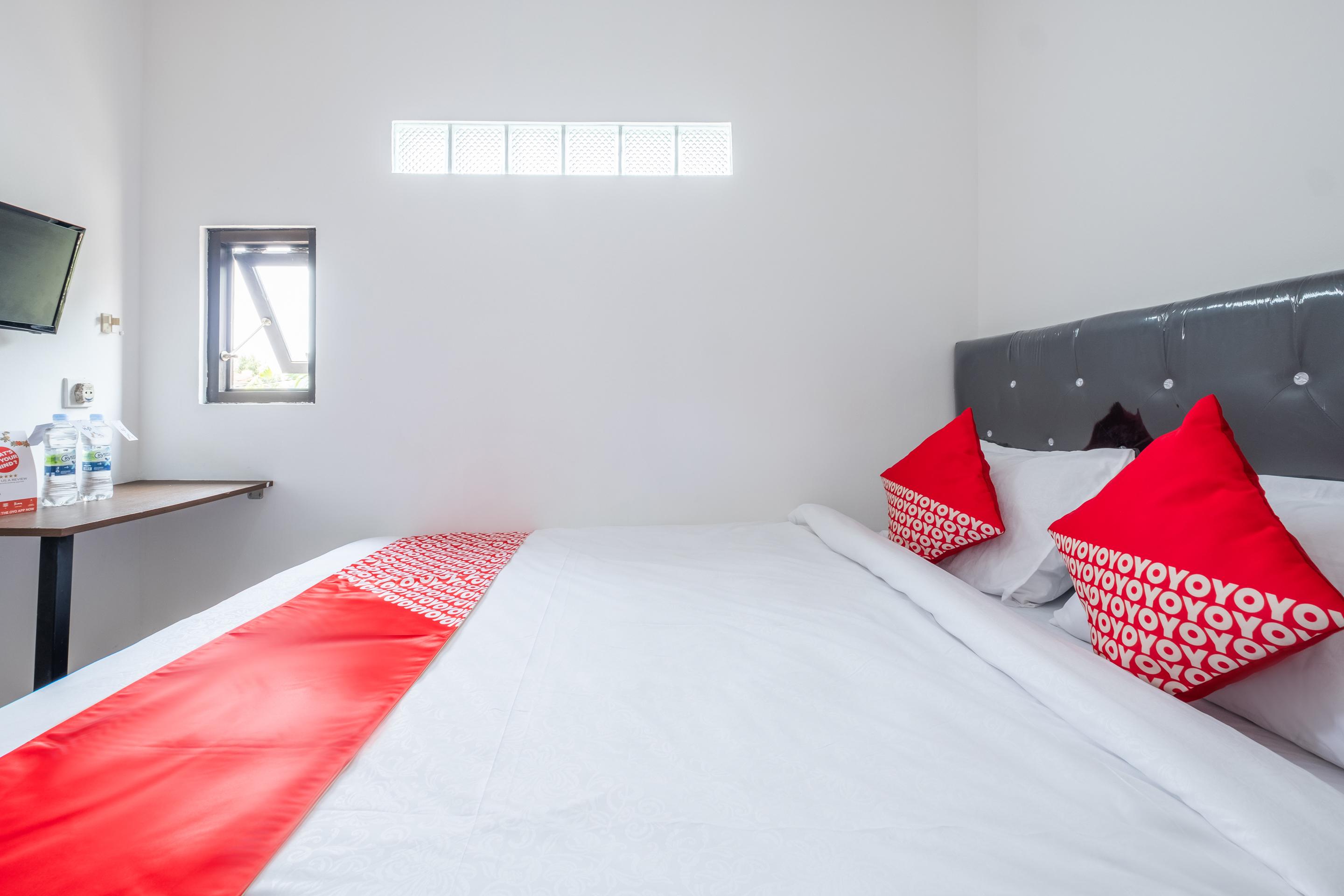 Oyo 1460 Anyelir Residence Чиребон Екстер'єр фото