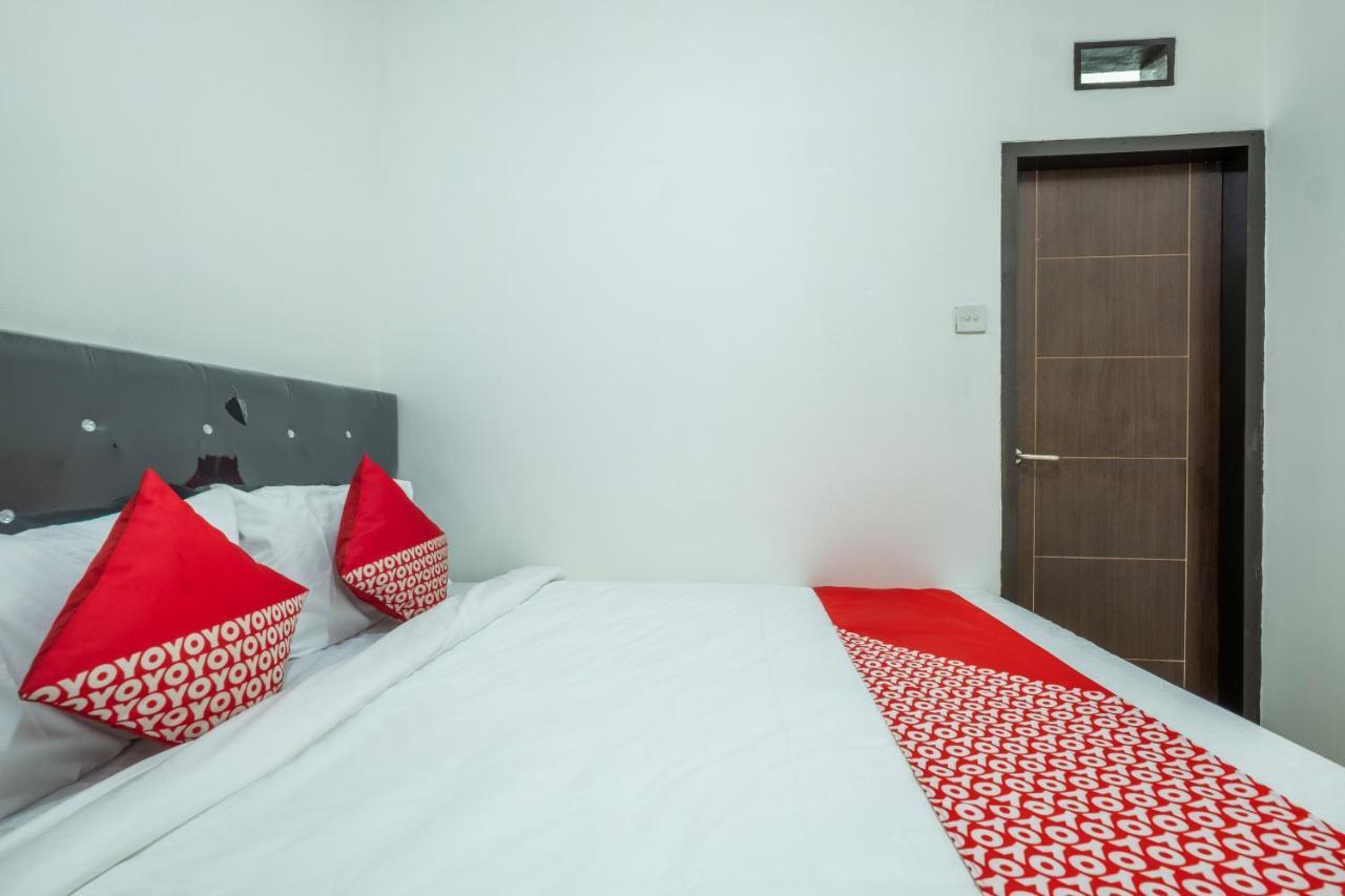 Oyo 1460 Anyelir Residence Чиребон Екстер'єр фото